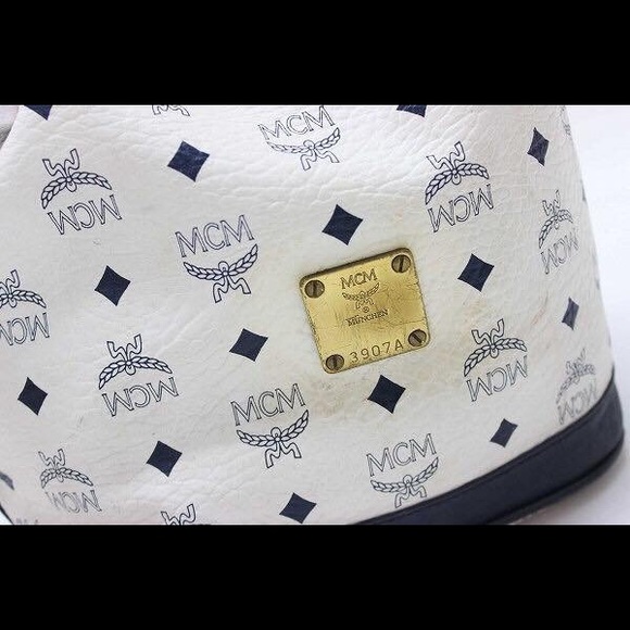 MCM Elegant Cross Body Hobo Bucket Bag - Picture 3 of 8